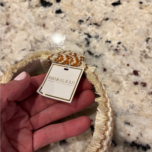 ❤️Shiraleah Tan and Cream Patterned Headband - Picture 3 of 6